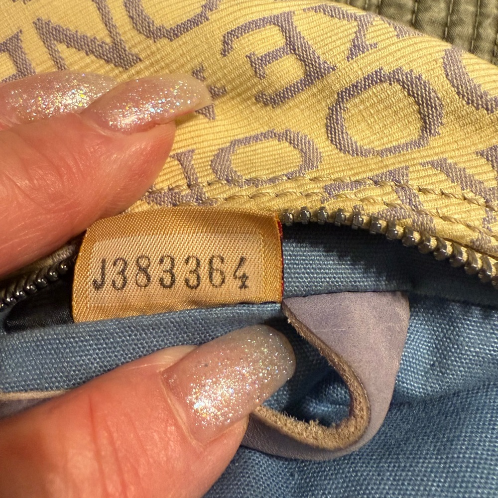 Dooney and Bourke Hobo style purse. Cream w/light purple - Picture 6 of 14